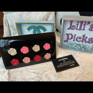Carmellia palette Chanel long wallet